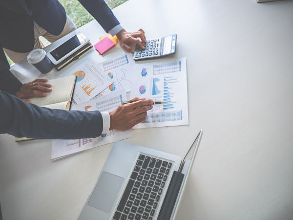 DIY vs. Professional Bookkeeping: What’s Right for You?